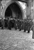 Vojáci na náměstí,druh zleva PhDr. Fr. Kroupa, ředitel městského muzea, armádní generál Jan Syrový,PhDr. Jan Kolář, ministr národní obrany Vyškovský, náměstek starosty František Fridrich, 